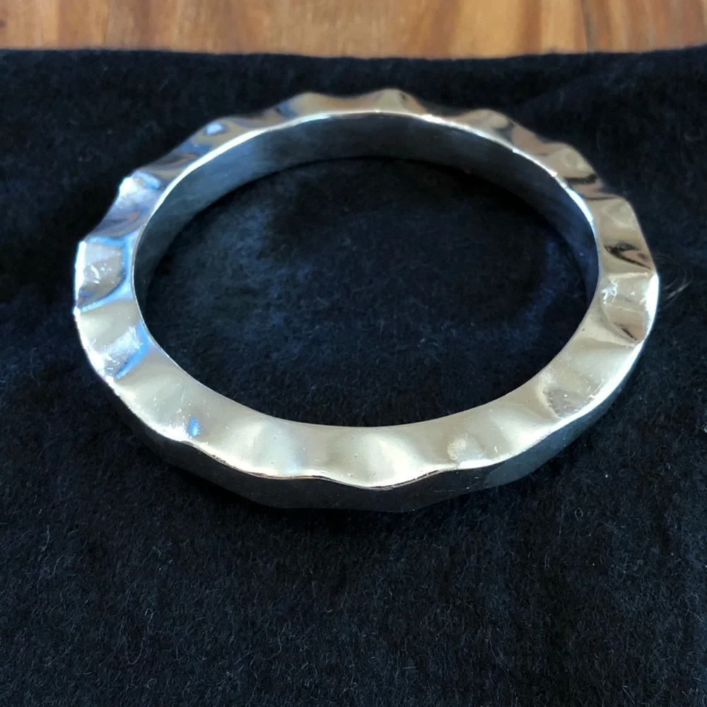 50 grams Artisan Solid Silver Wavy Scalloped Bangle Bracelet Mexico 925